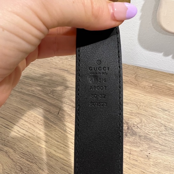 Black Gucci Belt, Women’s GG Marmont, Black Genuine Leather, Gold hardware - Picture 4 of 5
